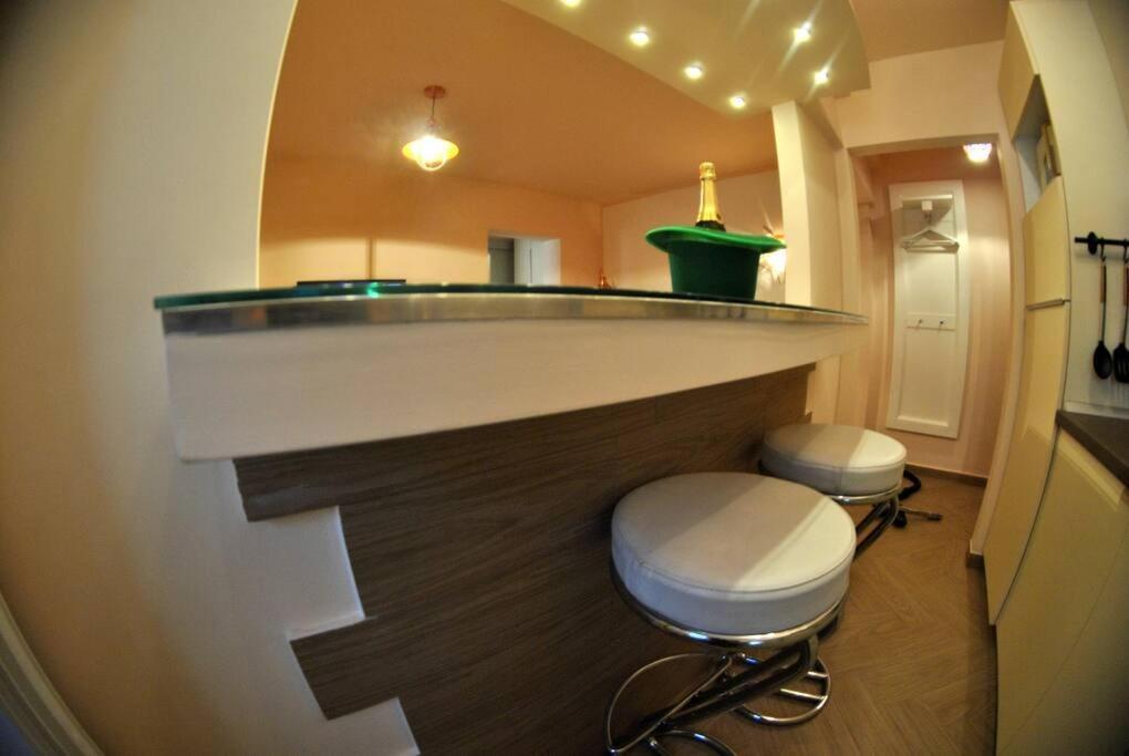 Modern & Central Apartment In North Of Bukares Bagian luar foto