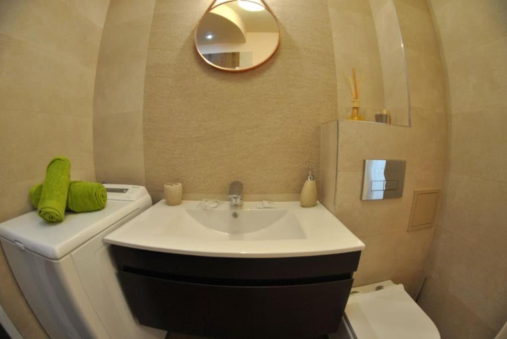 Modern & Central Apartment In North Of Bukares Bagian luar foto