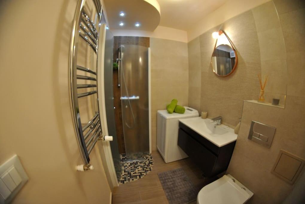 Modern & Central Apartment In North Of Bukares Bagian luar foto