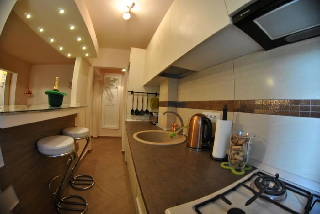 Modern & Central Apartment In North Of Bukares Bagian luar foto